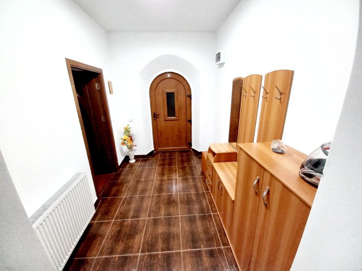 הוילה Văliug Casa Alex מראה חיצוני תמונה